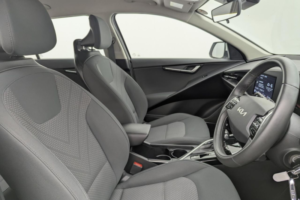 2022 Kia Niro 1.6h Gdi 2 SUV 5dr Petrol Hybrid Dct Euro 6 (s/s) (139 Bhp) in White — image 3