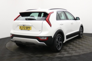2022 Kia Niro 1.6h Gdi 2 SUV 5dr Petrol Hybrid Dct Euro 6 (s/s) (139 Bhp) in White — image 5