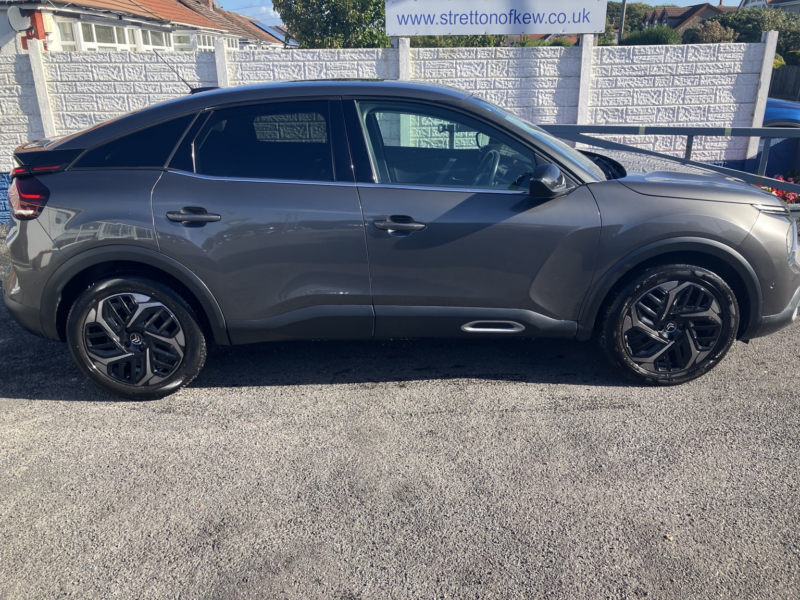 2021 Citroen C4 1.5 Bluehdi Shine Plus in Grey — image 1