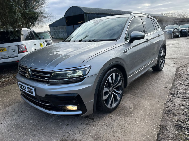 2018 Volkswagen Tiguan 2.0 Tdi R-Line in Silver — image 1