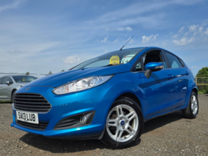 2013 Ford Fiesta 1.25 Zetec Hatchback 5dr Petrol Manual Euro 5 (82 Ps) in Blue — image 2