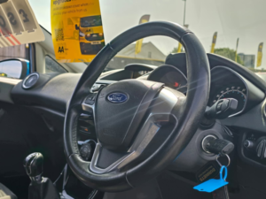 2013 Ford Fiesta 1.25 Zetec Hatchback 5dr Petrol Manual Euro 5 (82 Ps) in Blue — image 3