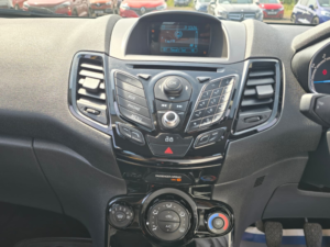 2013 Ford Fiesta 1.25 Zetec Hatchback 5dr Petrol Manual Euro 5 (82 Ps) in Blue — image 4