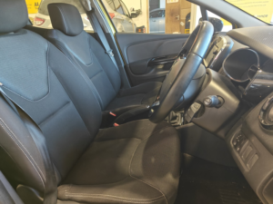 2015 Renault Clio 1.2 Dynamique Medianav 1.2 16v 75 in Yellow — image 4