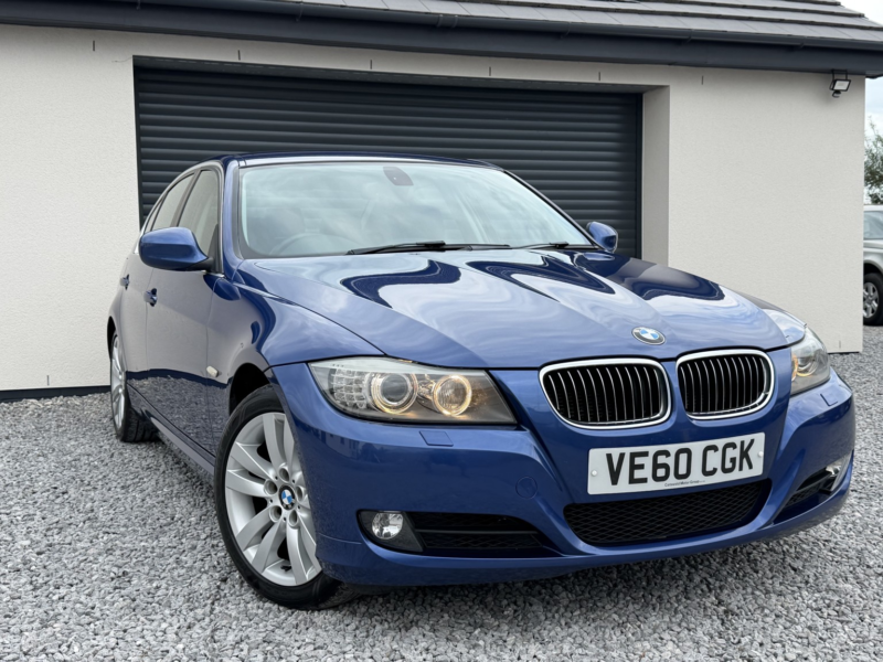 2010 BMW 3 Series 3.0 330d Se Saloon in Blue — image 1