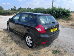 2011 Kia Ceed 1.4 Vr-7 Euro 5 5dr in Black — image 4