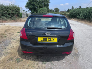 2011 Kia Ceed 1.4 Vr-7 Euro 5 5dr in Black — image 5