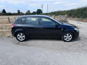 2011 Kia Ceed 1.4 Vr-7 Euro 5 5dr in Black — image 6