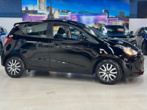 2018 Hyundai I10 1.0 Se Euro 6 5dr in Black — image 2