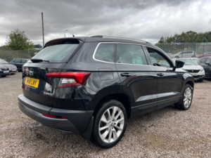 2018 Skoda Karoq 1.5 Tsi Se L in Black — image 2