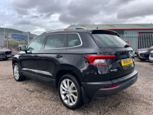 2018 Skoda Karoq 1.5 Tsi Se L in Black — image 4