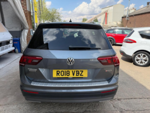 2018 Volkswagen Tiguan Allspace 2.0 Tdi Se Nav DSG 4motion Euro 6 (s/s) 5dr in Grey — image 3