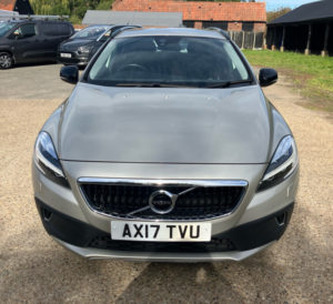 2017 Volvo V40 Cross Country 1.5 Cross Country Pro T3 Automatic in Gold — image 5
