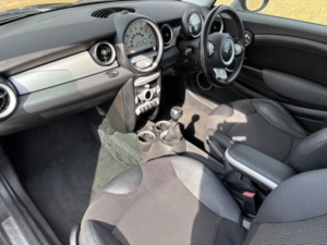 2009 MINI Hatch 1.6 Cooper D Hatch in Black — image 2