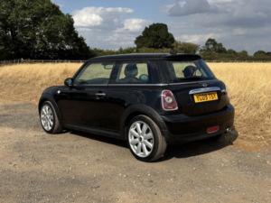 2009 MINI Hatch 1.6 Cooper D Hatch in Black — image 3