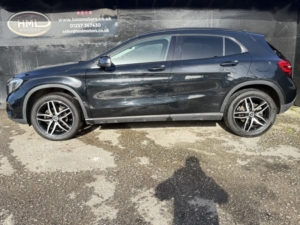 2019 Mercedes-Benz Gla 1.6 Gla180 Urban Edition in Black — image 3