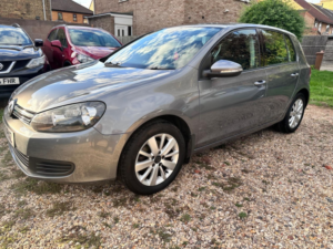 2012 Volkswagen Golf 1.6 Tdi Bluemotion Tech Match in Grey — image 2