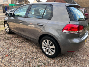 2012 Volkswagen Golf 1.6 Tdi Bluemotion Tech Match in Grey — image 4