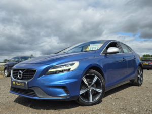2018 Volvo V40 2.0 T2 Gpf R-Design Nav Plus Hatchback 5dr Petrol Manual Euro 6 (s/s) (122 Ps) in Blue — image 2
