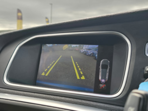 2018 Volvo V40 2.0 T2 Gpf R-Design Nav Plus Hatchback 5dr Petrol Manual Euro 6 (s/s) (122 Ps) in Blue — image 6