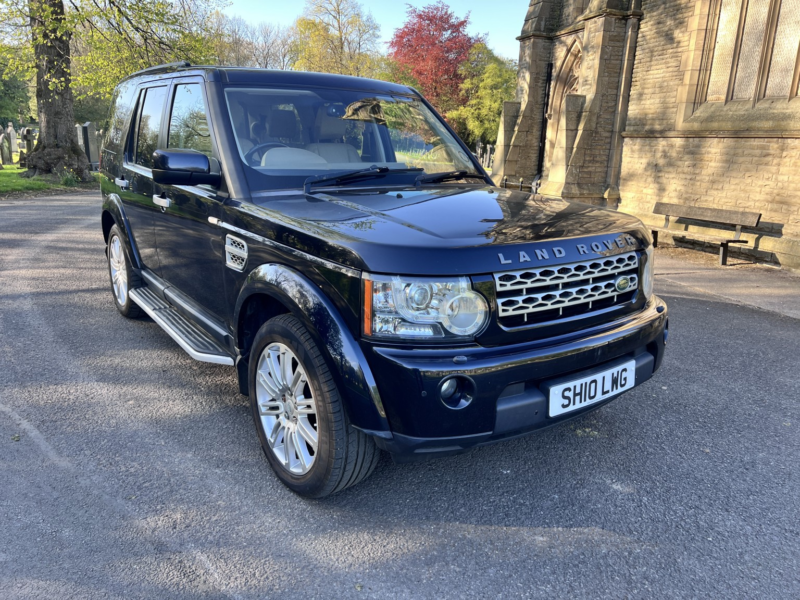 2010 Land Rover Discovery 4 3.0 Td V6 Hse in Blue — image 1
