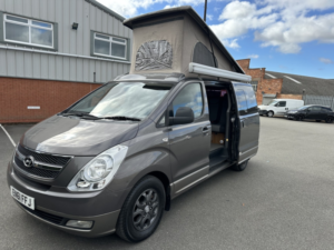 2012 Hyundai I800 2.5 Crdi Style in Grey — image 4