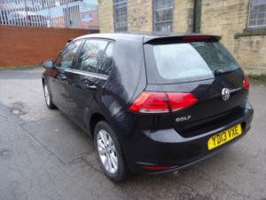 2013 Volkswagen Golf 1.6 Tdi Bluemotion Tech Se in Black — image 4