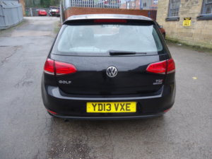 2013 Volkswagen Golf 1.6 Tdi Bluemotion Tech Se in Black — image 6