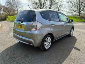 2012 Honda Jazz 1.3h Ima Hs Hatchback 5dr Petrol Hybrid CVT Euro 5 (102 Ps) in Silver — image 4