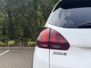 2017 Peugeot 2008 1.6 Bluehdi Allure in White — image 6