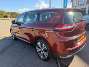 2017 Renault Grand Scenic 1.5 Dci Dynamique Nav Euro 6 (s/s) 5dr in Red — image 4