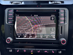 2015 Volkswagen Scirocco 2.0 Tsi Bluemotion Tech R in White — image 2