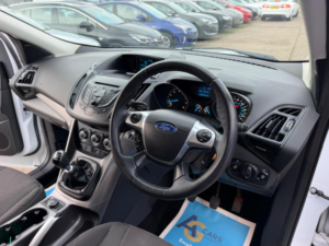 2014 Ford Kuga 1.6t Ecoboost Zetec 2WD Euro 5 (s/s) 5dr in White — image 2