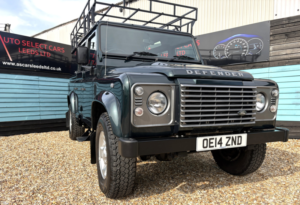 2014 Land Rover Defender 110 2.2 Tdci Xs Utility Wagon Double Cab 5dr Diesel Manual 4WD Mwb Euro 5 (122 Ps) in Green — image 3