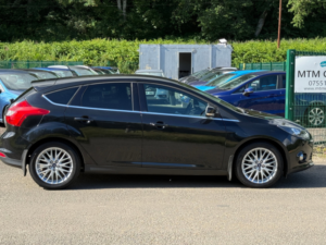 2013 Ford Focus 1.0t Ecoboost Zetec Hatchback 5dr Petrol Manual Euro 5 (s/s) (125 Ps) in Black — image 4