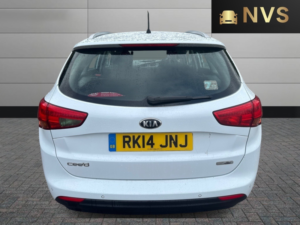 2014 Kia Ceed 1.6 Crdi Ecodynamics 2 in White — image 6