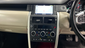 2018 Land Rover Discovery Sport Td4 Hse Luxury in Grey — image 5