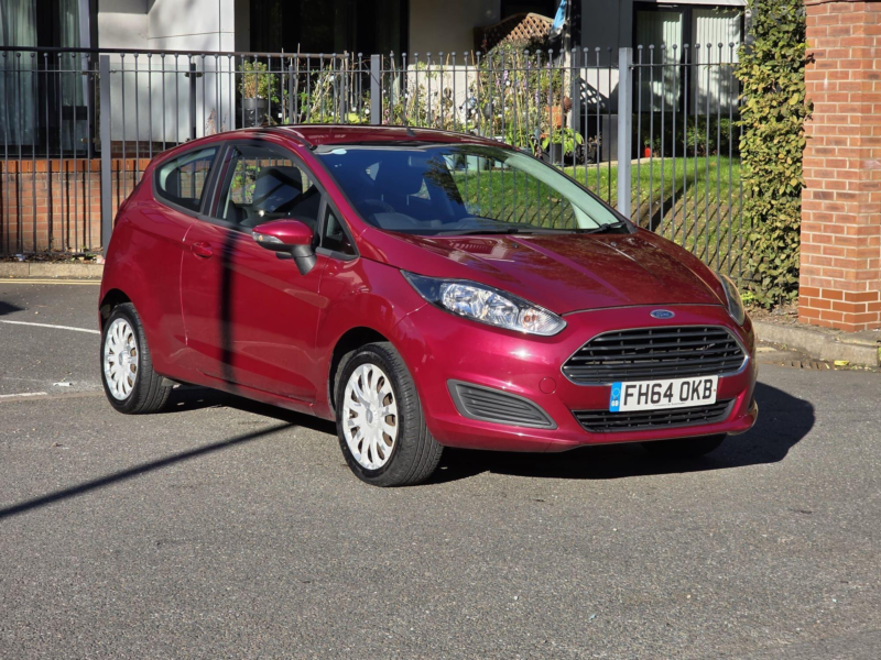 2015 Ford Fiesta 1.25 Style Euro 5 3dr in Multicolour — image 1