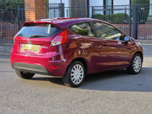 2015 Ford Fiesta 1.25 Style Euro 5 3dr in Multicolour — image 6