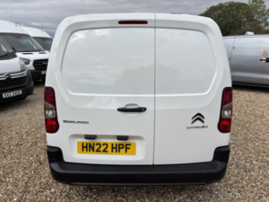 2022 Citroen Berlingo 1.5 Bluehdi 1000 Enterprise M Pro in White — image 4