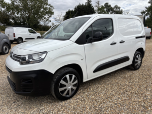 2022 Citroen Berlingo 1.5 Bluehdi 1000 Enterprise M Pro in White — image 6