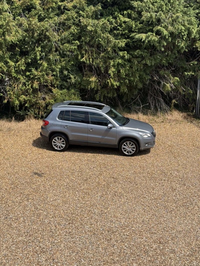 2010 Volkswagen Tiguan 2.0 Tdi Sport in Grey — image 1