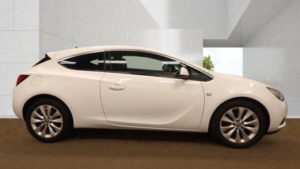 2014 Vauxhall Astra Gtc 1.4t Sri Euro 5 (s/s) 3dr in White — image 5