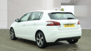 2015 Peugeot 308 1.2 Puretech Allure Auto Euro 6 (s/s) 5dr in White — image 3