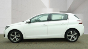 2015 Peugeot 308 1.2 Puretech Allure Auto Euro 6 (s/s) 5dr in White — image 6