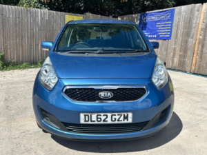 2013 Kia Venga 1.4 Ecodynamics 2 Euro 5 (s/s) 5dr in Blue — image 2
