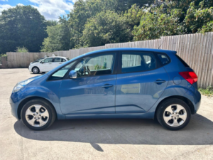 2013 Kia Venga 1.4 Ecodynamics 2 Euro 5 (s/s) 5dr in Blue — image 4