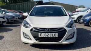 2012 Hyundai I30 1.6 Crdi Blue Drive Active Euro 5 (s/s) 5dr in White — image 2