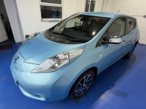 2015 Nissan Leaf 24kwh Acenta+ in Blue — image 4