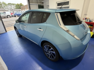 2015 Nissan Leaf 24kwh Acenta+ in Blue — image 5
